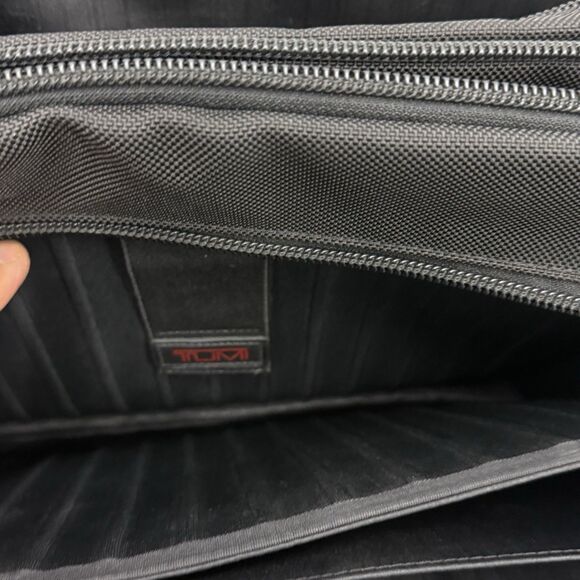 Tumi Alpha Expandable Briefcase Carry Laptop Bag Nylon Black 26160DH - Picture 12 of 15